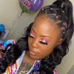 Meet your Posher, Mia